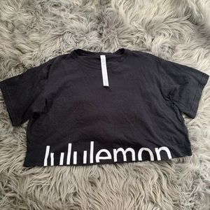 Lululemon cates Tee